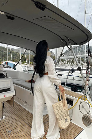 Ensemble pantalon fluide & chemise nouée – Chic décontracté