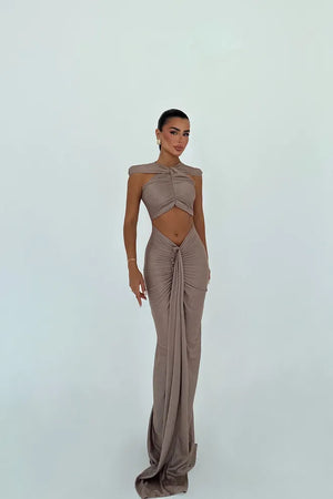 Robe CLÉOPÂTRE longue  drapée à découpes – Glamour & Élégante