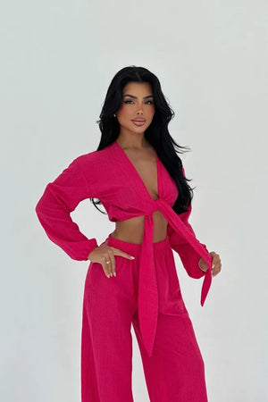 Ensemble pantalon fluide & chemise nouée – Chic décontracté