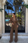 Ensemble pantalon fluide & chemise nouée – Chic décontracté